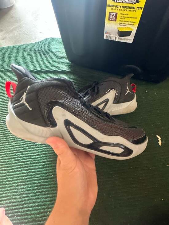 Jordan Other - Jordan Tatum 1 Old School Basketball Shoes Black Metallic Size 6 Youth